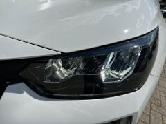 Peugeot-208-12